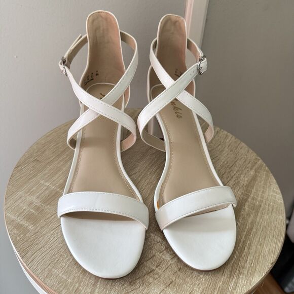 Women White 2.25 In Strappy Block Heels Comfy Grace Sandals Open Toe Chunky 8.5 - Picture 12 of 17
